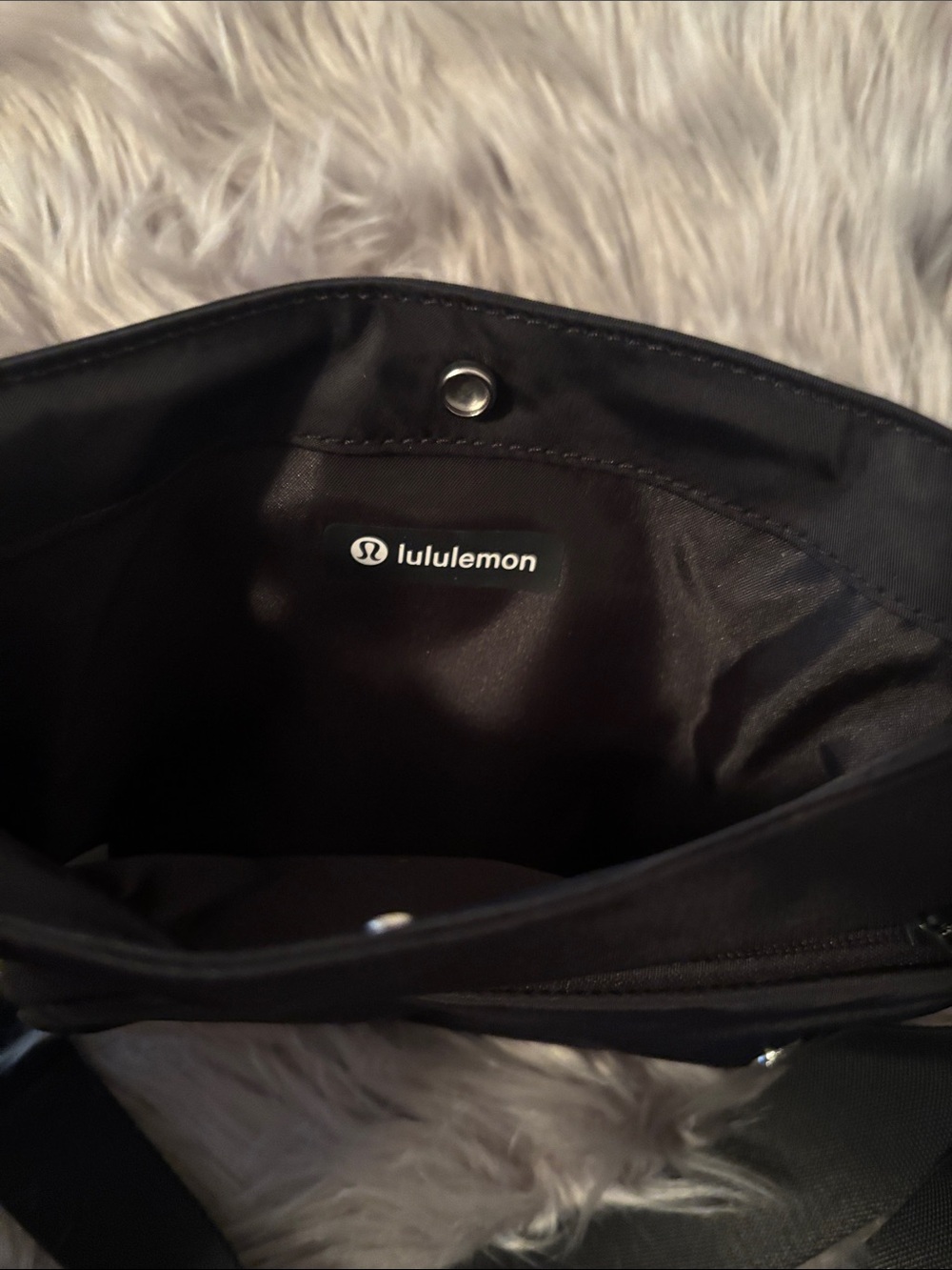 Lululemon Black Crossbody Yoga Sling Bag - Picture 5 of 7